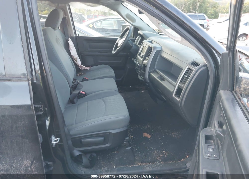 2016 RAM 1500 EXPRESS VIN: 1C6RR7FT0GS336468
