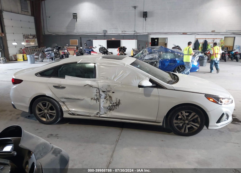 2019 HYUNDAI SONATA SPORT VIN: 5NPE34AF3KH811031