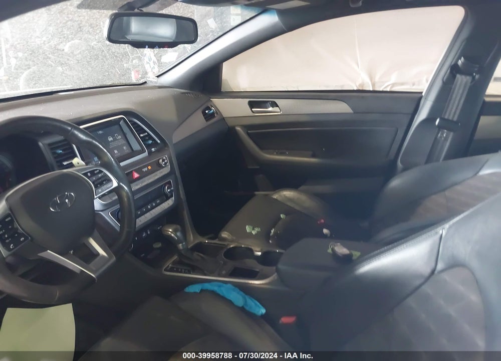 2019 HYUNDAI SONATA SPORT VIN: 5NPE34AF3KH811031
