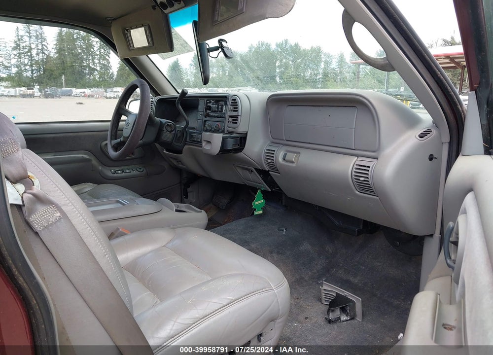 1998 CHEVROLET SUBURBAN VIN: 1GNFK16R6WJ356236