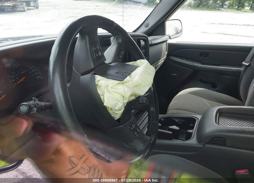 2005 CHEVROLET SILVERADO 1500 LS VIN: 1GCEC19T25Z300156