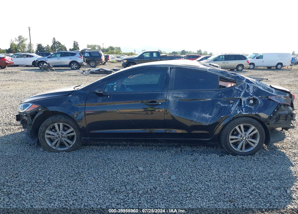 2018 HYUNDAI ELANTRA SEL VIN: 5NPD84LF5JH304026