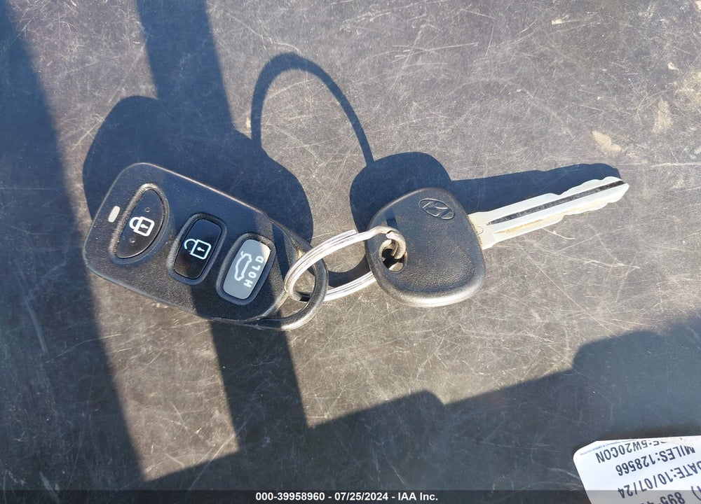2018 HYUNDAI ELANTRA SEL VIN: 5NPD84LF5JH304026