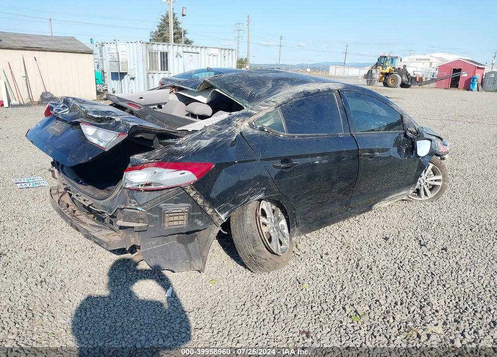 2018 HYUNDAI ELANTRA SEL VIN: 5NPD84LF5JH304026