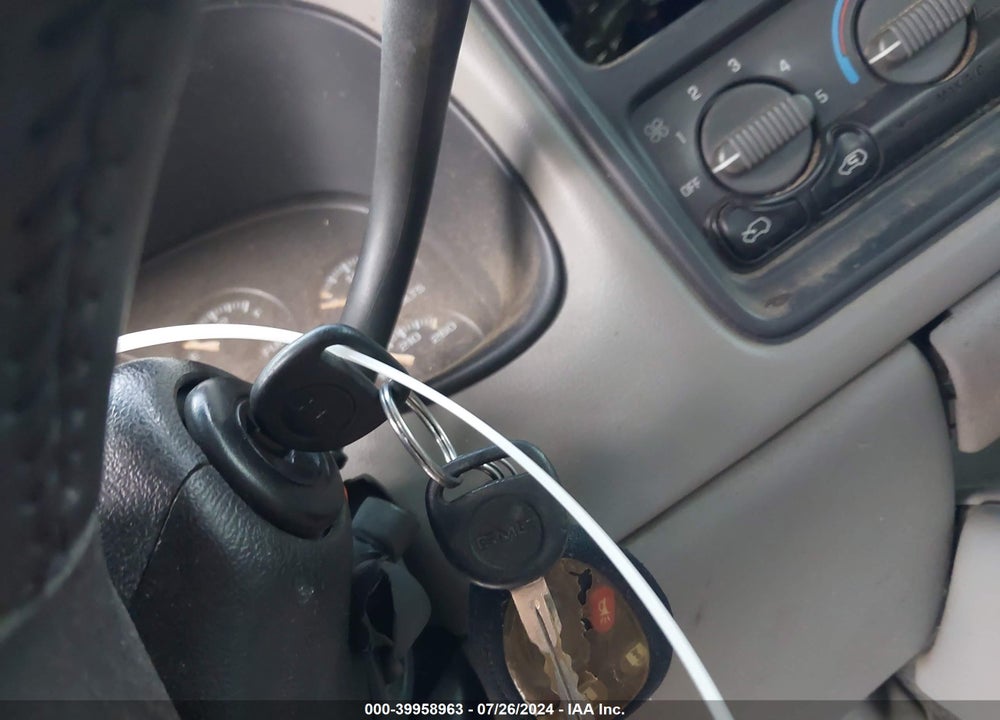 2001 GMC SIERRA 1500 SLE VIN: 2GTEC19T411311131