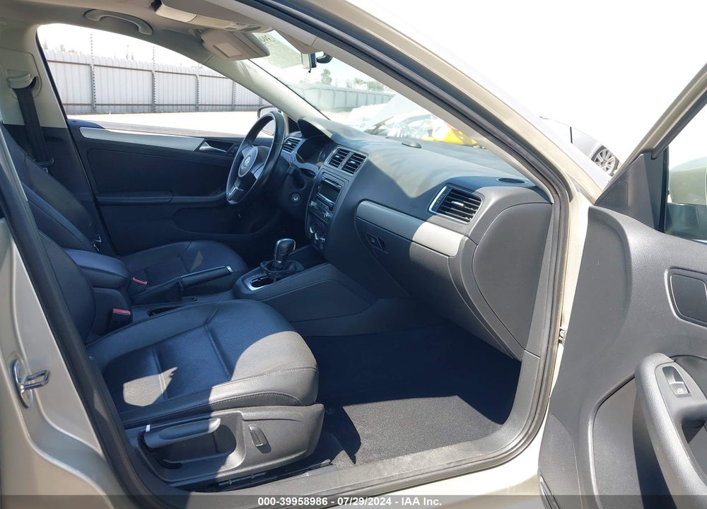 2013 VOLKSWAGEN JETTA 2.5L SE VIN: 3VWDP7AJ6DM204458