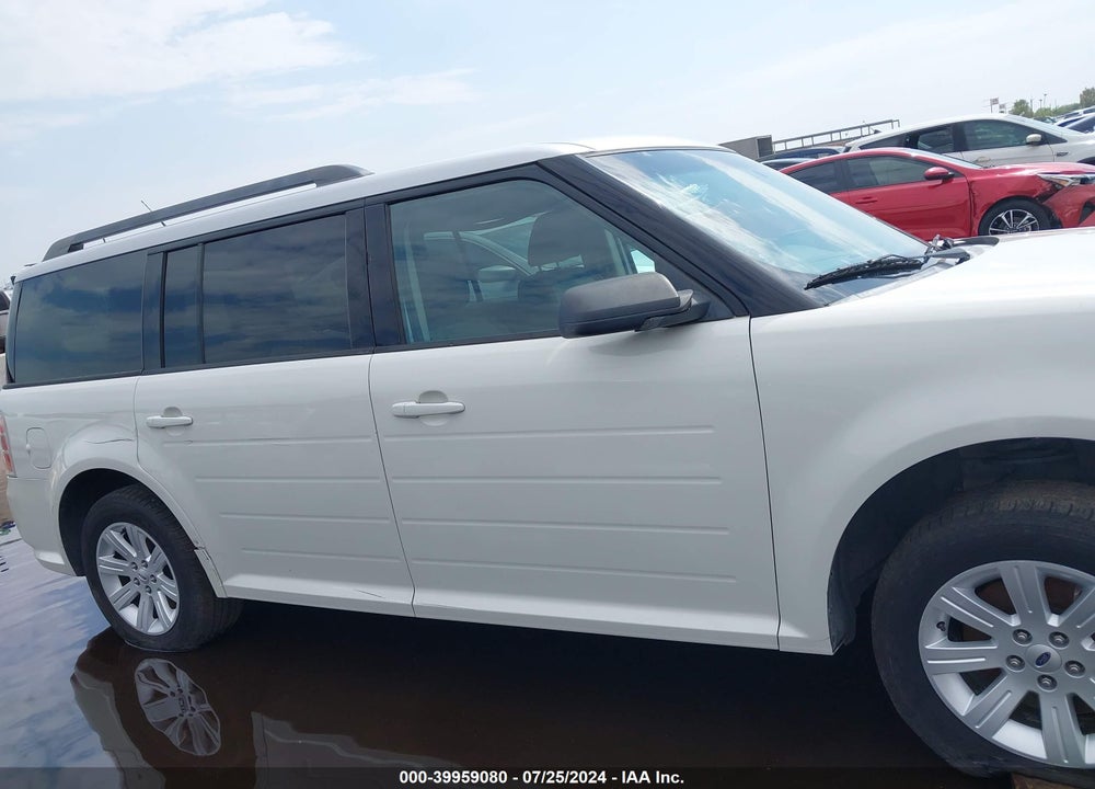 2011 FORD FLEX SE VIN: 2FMGK5BC0BBD21692