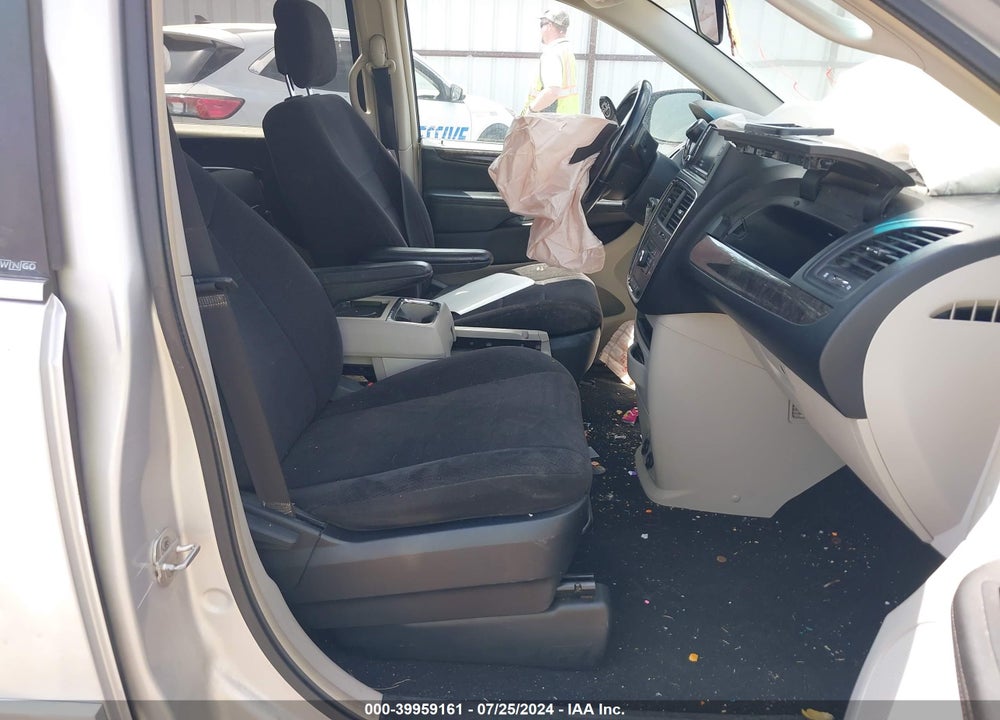 2011 DODGE GRAND CARAVAN CREW VIN: 2D4RN5DG1BR662369
