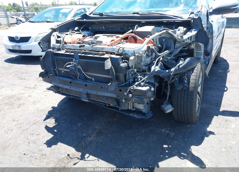 2016 TOYOTA RAV4 HYBRID XLE VIN: JTMRJREV6GD043516