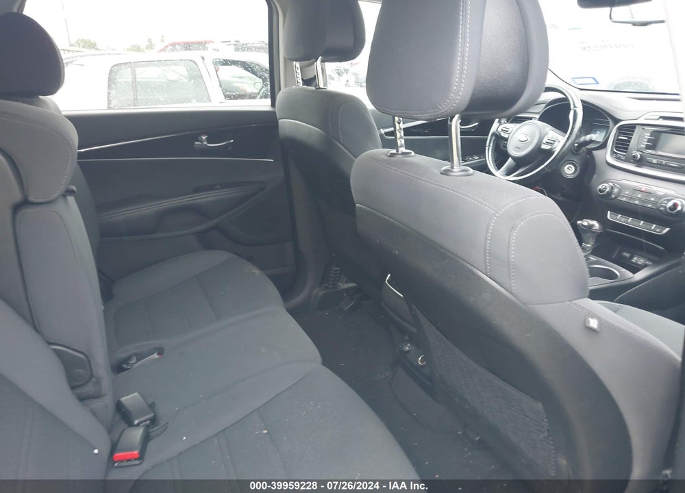 2016 KIA SORENTO 2.4L LX VIN: 5XYPG4A34GG026373