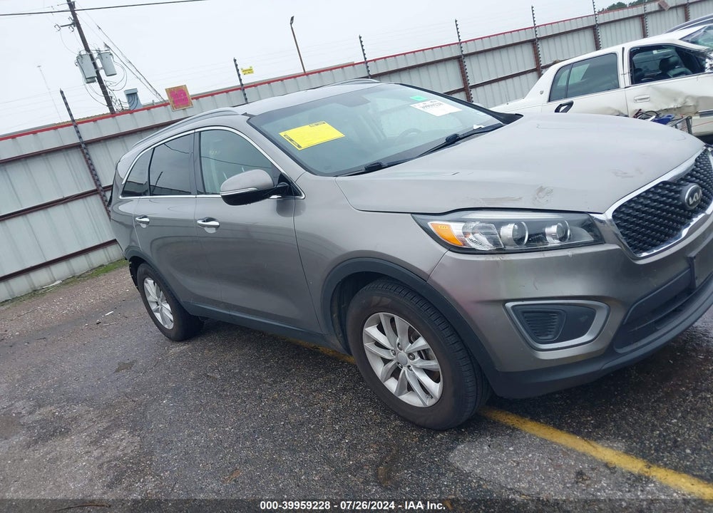 2016 KIA SORENTO 2.4L LX VIN: 5XYPG4A34GG026373