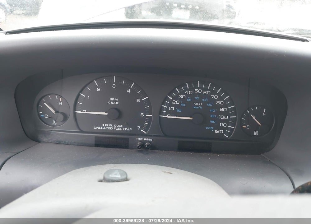1996 CHRYSLER TOWN & COUNTRY LXI VIN: 1C4GP64L5TB299592