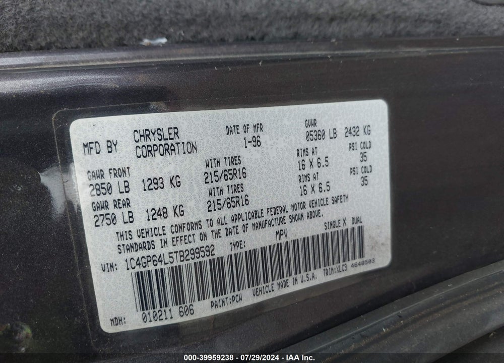 1996 CHRYSLER TOWN & COUNTRY LXI VIN: 1C4GP64L5TB299592