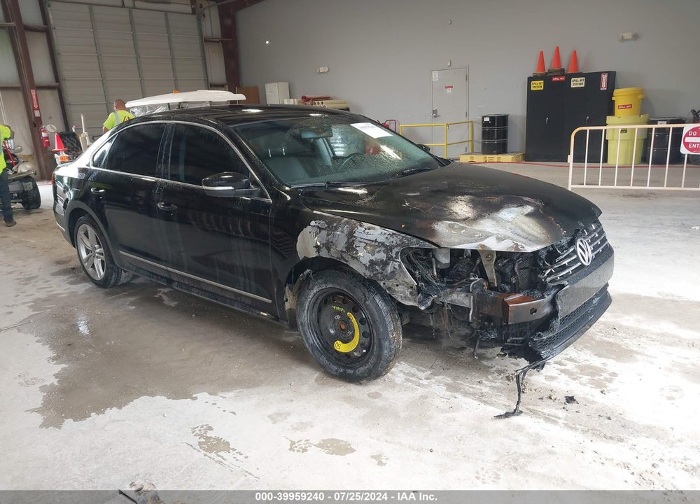 2014 VOLKSWAGEN PASSAT 2.0L TDI SE VIN: 1VWBN7A35EC091944