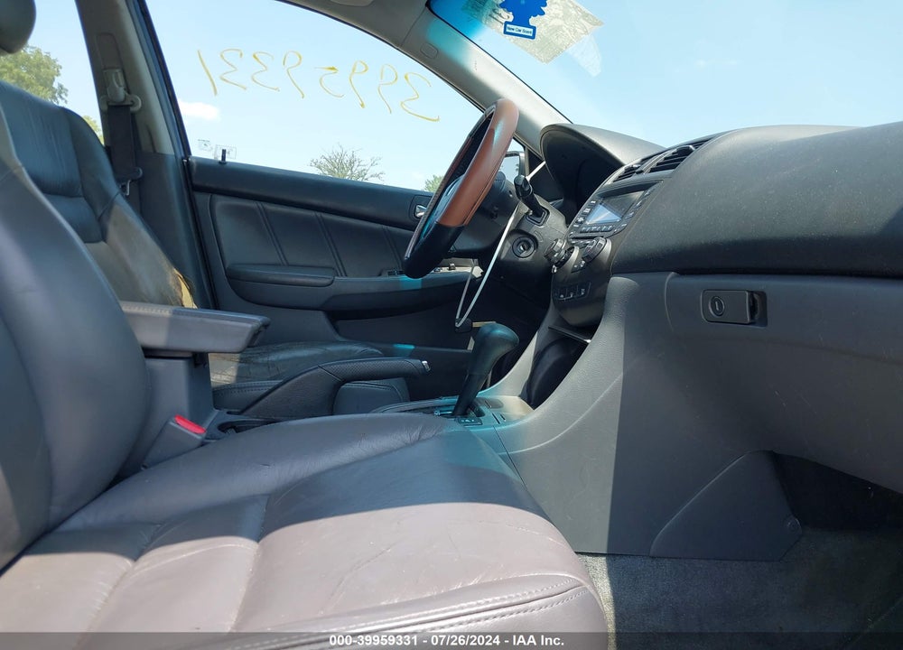 2005 HONDA ACCORD 3.0 EX VIN: 1HGCM66505A042257