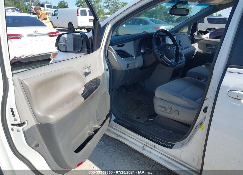 2015 TOYOTA SIENNA LE 7 PASSENGER VIN: 5TDJK3DC0FS126515