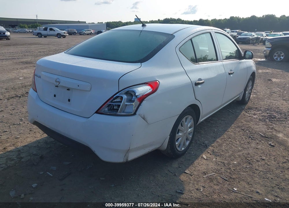2015 NISSAN VERSA 1.6 S+ VIN: 3N1CN7AP2FL944819