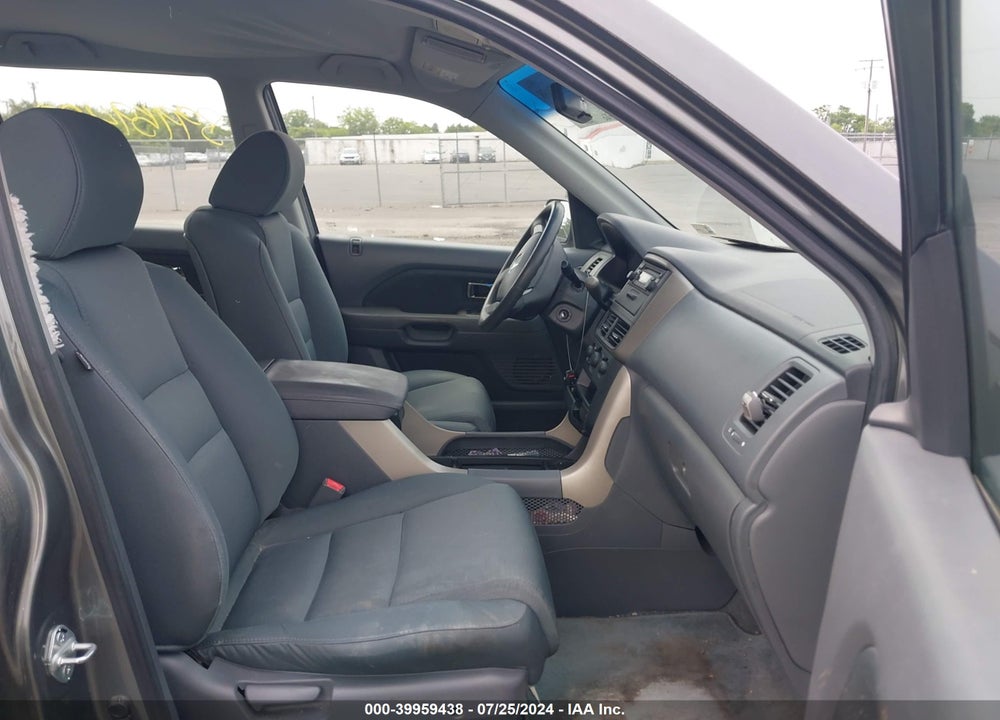 2007 HONDA PILOT LX VIN: 5FNYF28117B030498
