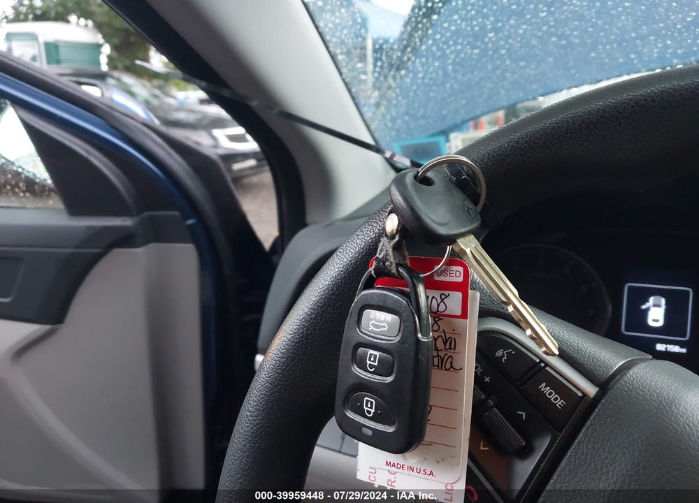 2018 HYUNDAI ELANTRA SEL VIN: 5NPD84LF6JH270517