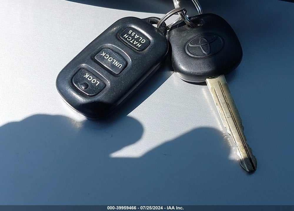 2006 TOYOTA MATRIX/XR VIN: 2T1KR32E66C566378