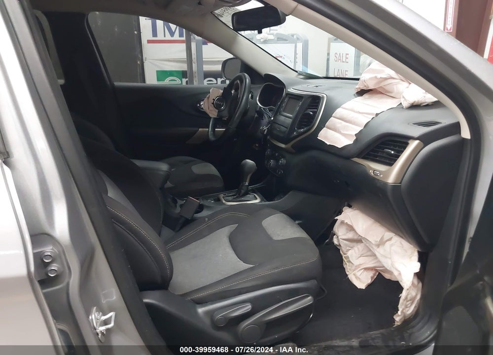 2018 JEEP CHEROKEE LATITUDE FWD VIN: 1C4PJLCX2JD576849