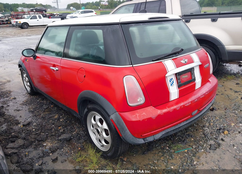 2005 MINI COOPER VIN: WMWRC33475TC57838