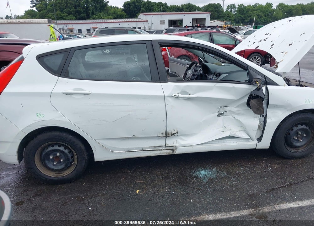 2014 HYUNDAI ACCENT GS VIN: KMHCT5AE0EU176215