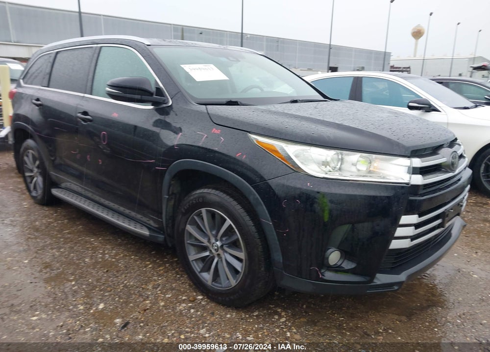 2017 TOYOTA HIGHLANDER XLE VIN: 5TDKZRFH7HS208188