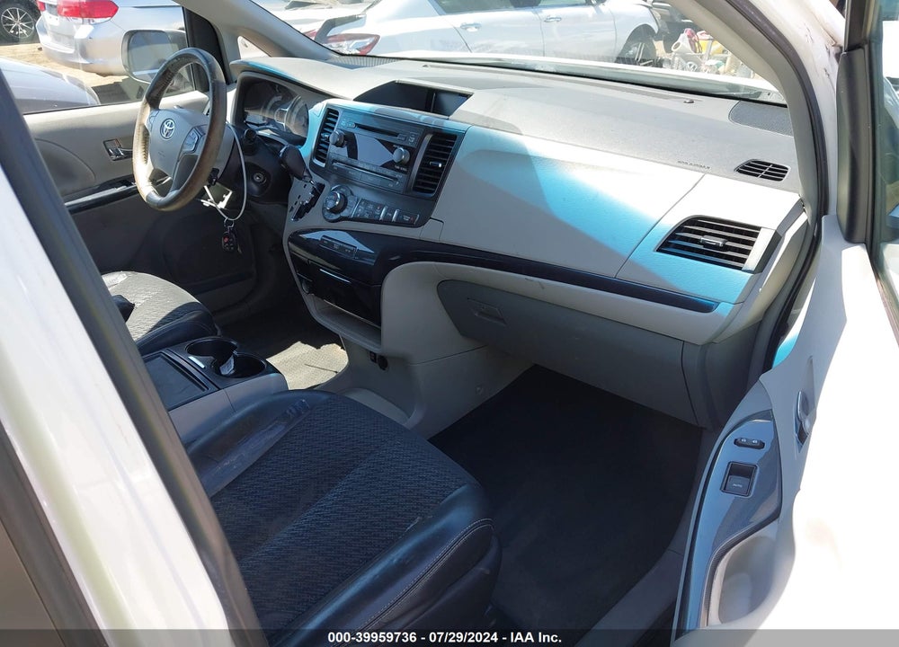 2013 TOYOTA SIENNA SE 8 PASSENGER VIN: 5TDXK3DC5DS310680