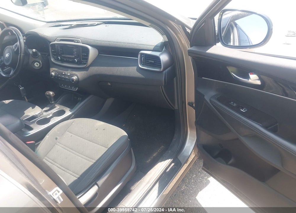 2016 KIA SORENTO 2.4L LX VIN: 5XYPG4A33GG004865