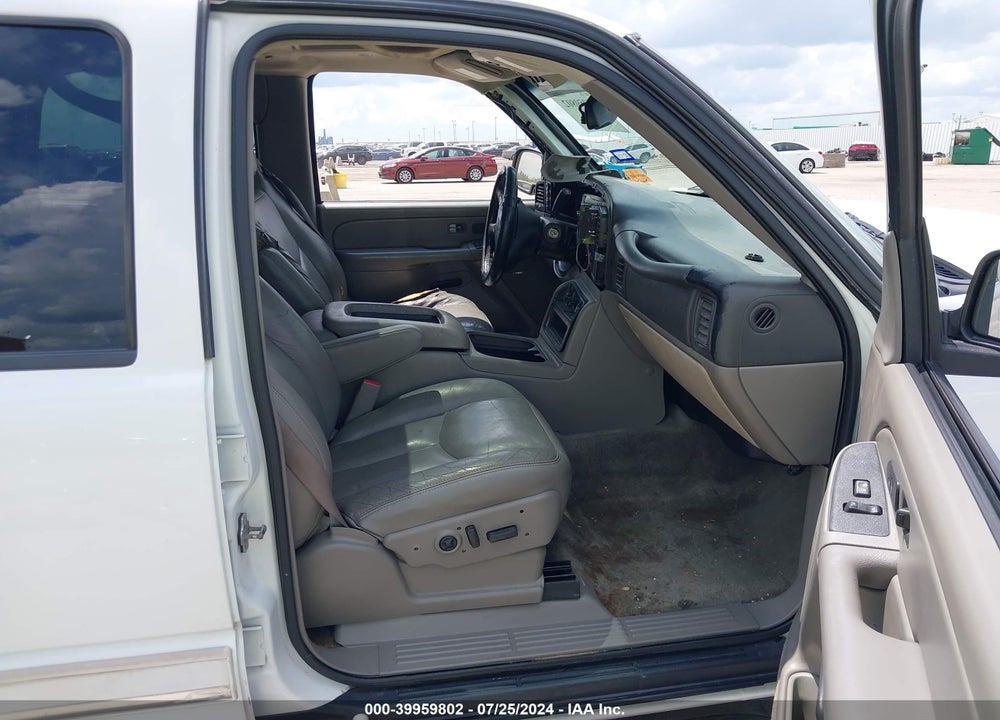 2005 CHEVROLET TAHOE LT VIN: 1GNEK13T95J110727