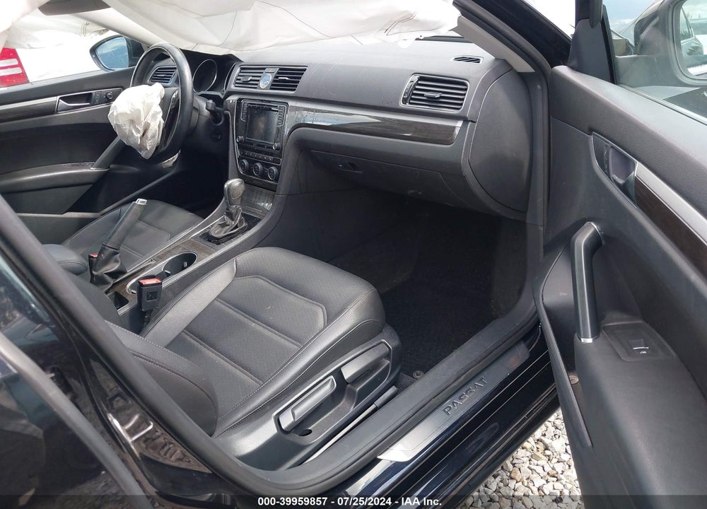 2017 VOLKSWAGEN PASSAT 1.8T SE VIN: 1VWGT7A33HC065035