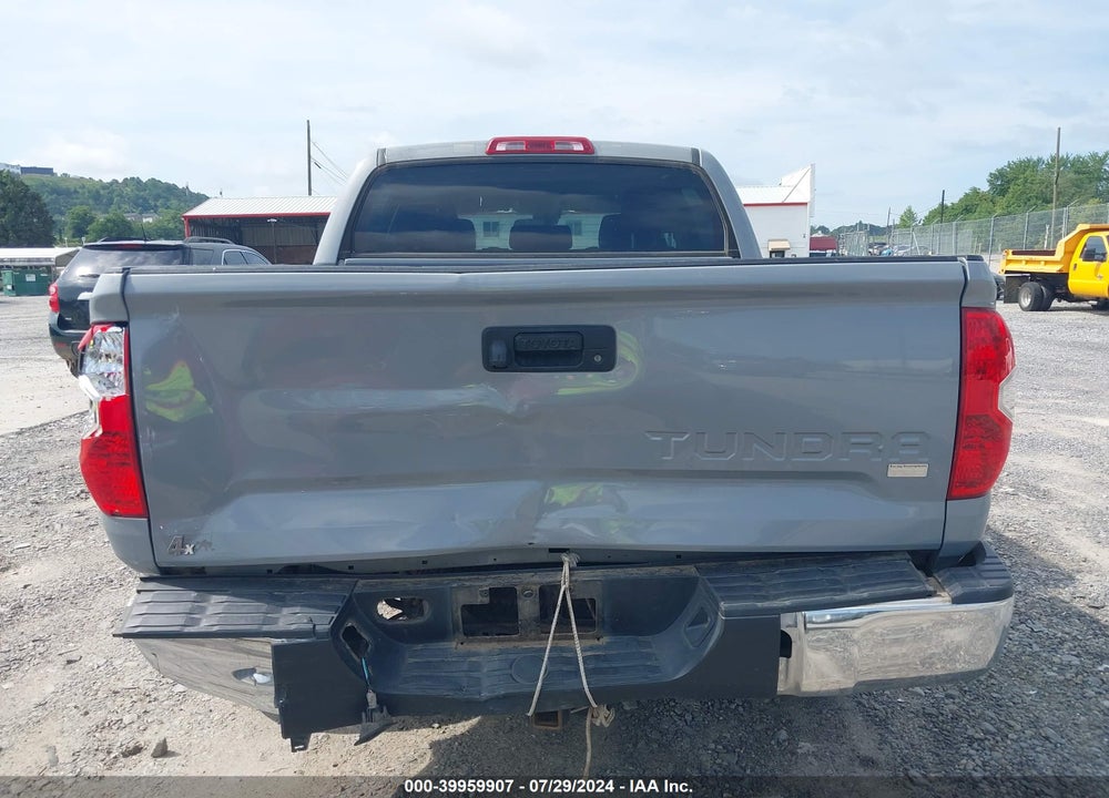 2019 TOYOTA TUNDRA SR5 5.7L V8 VIN: 5TFDW5F10KX867664