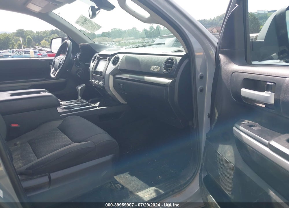 2019 TOYOTA TUNDRA SR5 5.7L V8 VIN: 5TFDW5F10KX867664