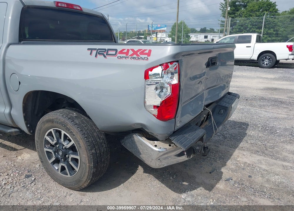 2019 TOYOTA TUNDRA SR5 5.7L V8 VIN: 5TFDW5F10KX867664