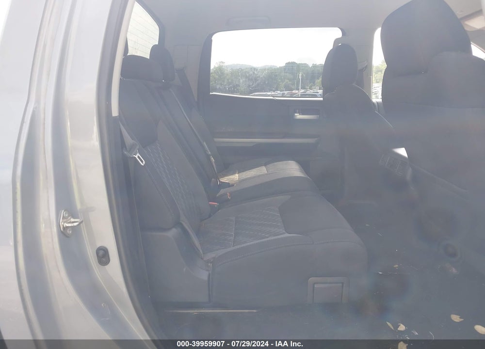 2019 TOYOTA TUNDRA SR5 5.7L V8 VIN: 5TFDW5F10KX867664