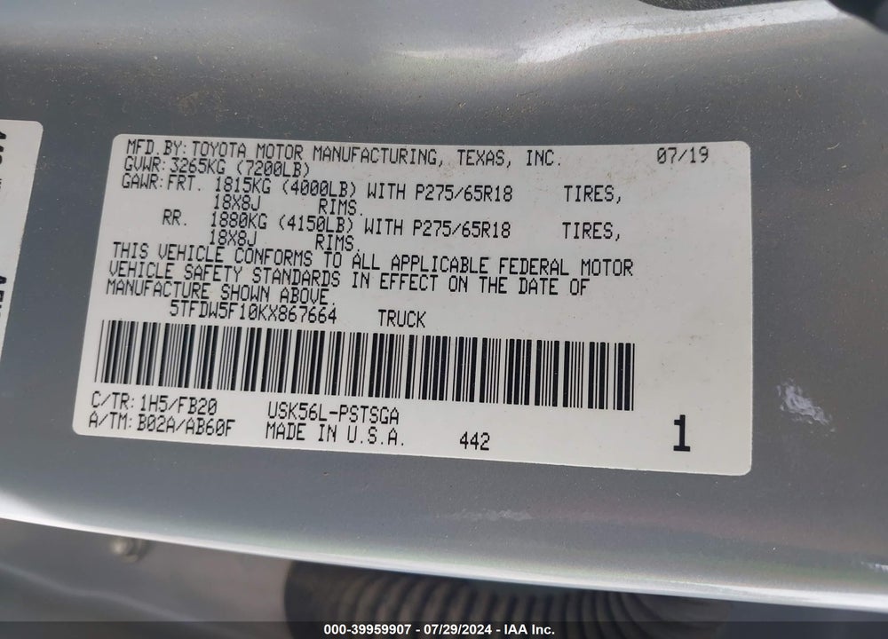 2019 TOYOTA TUNDRA SR5 5.7L V8 VIN: 5TFDW5F10KX867664