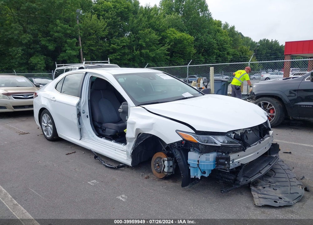 2022 TOYOTA CAMRY LE VIN: 4T1C11AK1NU698646