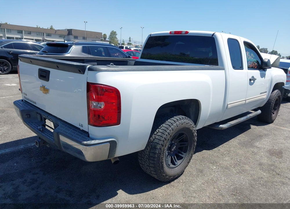 2011 CHEVROLET SILVERADO 1500 LS VIN: 1GCRCREA6BZ277934