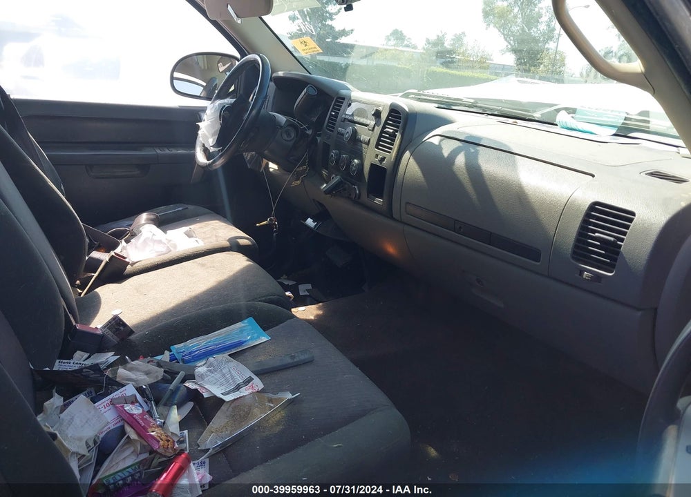 2011 CHEVROLET SILVERADO 1500 LS VIN: 1GCRCREA6BZ277934