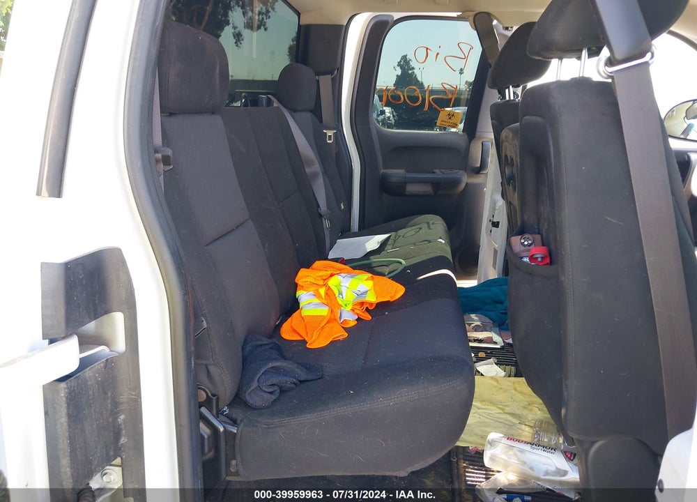 2011 CHEVROLET SILVERADO 1500 LS VIN: 1GCRCREA6BZ277934