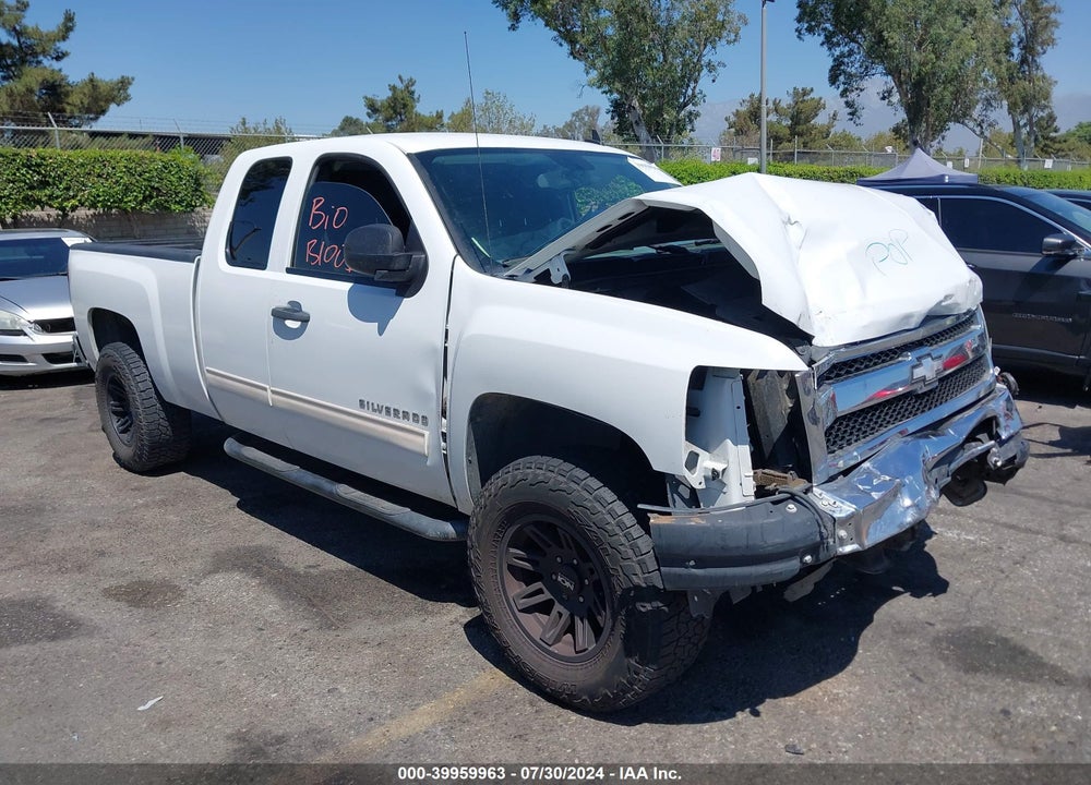 2011 CHEVROLET SILVERADO 1500 LS VIN: 1GCRCREA6BZ277934