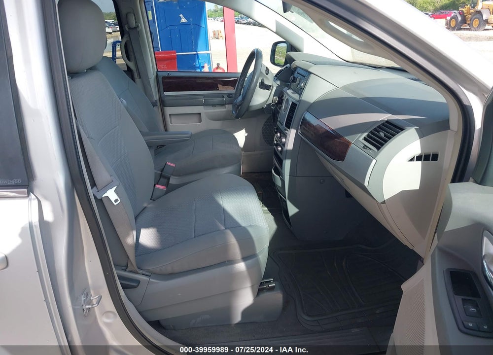 2010 CHRYSLER TOWN & COUNTRY TOURING VIN: 2A4RR5D15AR500802
