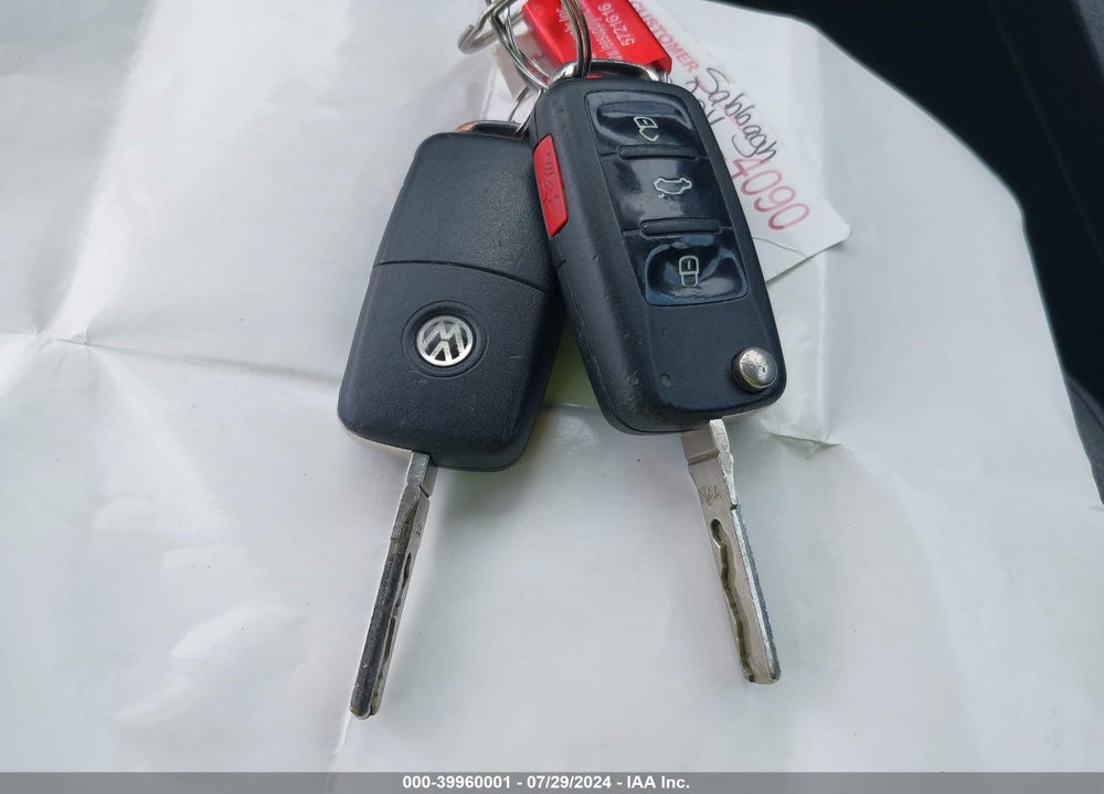 2011 VOLKSWAGEN JETTA 2.5L SE VIN: 3VWDZ7AJ0BM321010