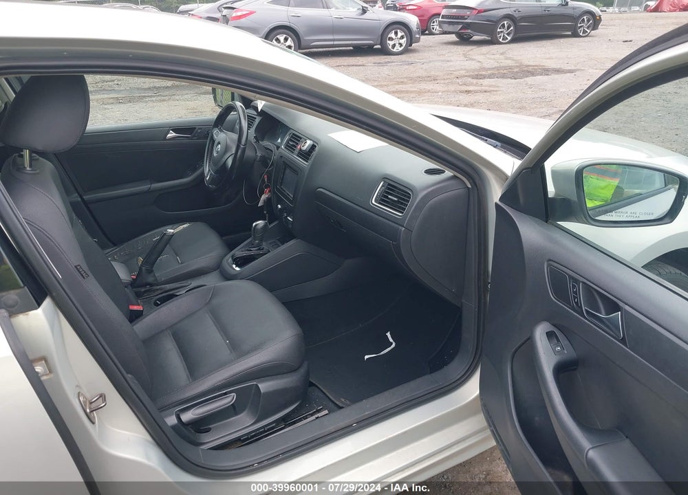 2011 VOLKSWAGEN JETTA 2.5L SE VIN: 3VWDZ7AJ0BM321010