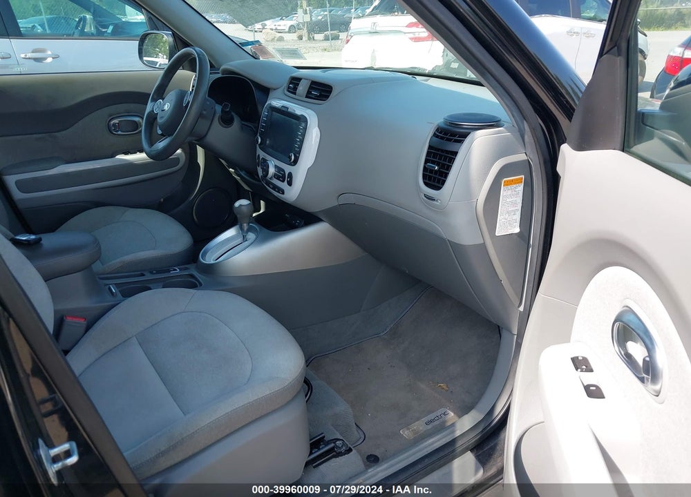 2018 KIA SOUL EV VIN: KNDJP3AE1J7029169