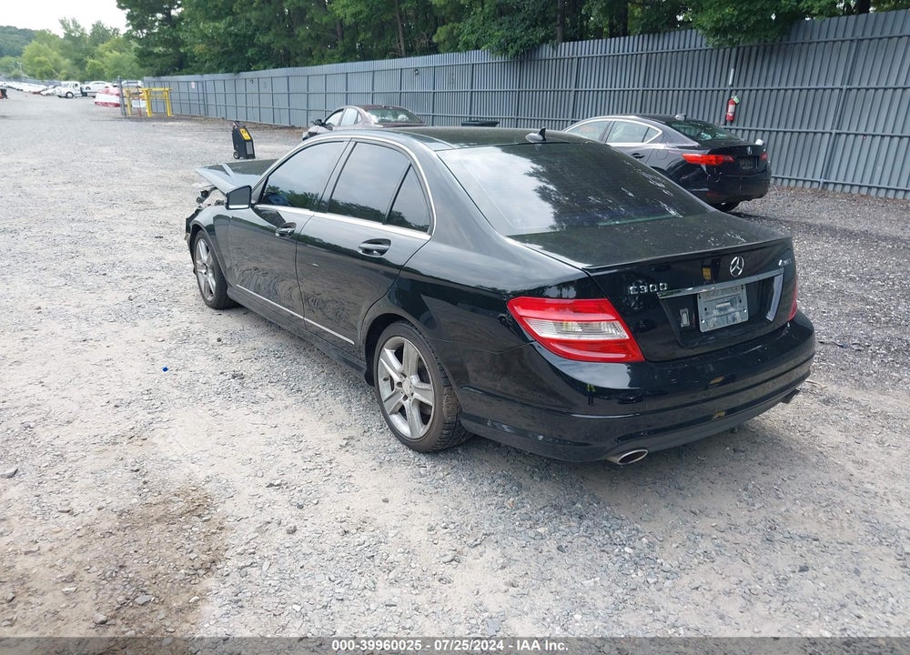 2011 MERCEDES-BENZ C 300 VIN: WDDGF8BBXBR164824