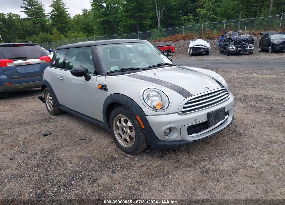 2013 MINI HARDTOP COOPER VIN: WMWSU3C54DT374036