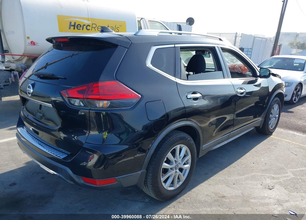 2017 NISSAN ROGUE SV VIN: KNMAT2MT8HP610615