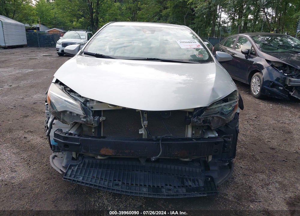 2018 TOYOTA COROLLA LE VIN: 5YFBURHE5JP823984